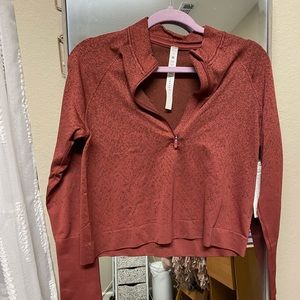 rest less cropped 1/2 zip